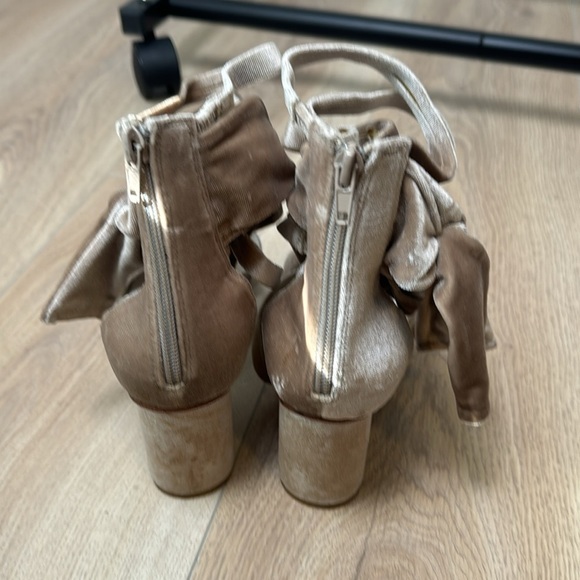 Jeffery Campbell Champagne Faustino Velvet Strappy heels Size 8.5 - Picture 4 of 8